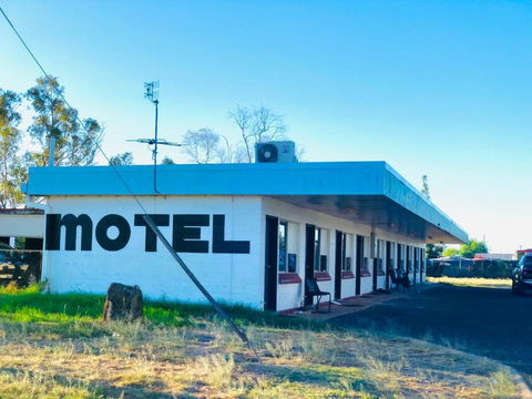 OXFORD HOTEL MOTEL - Kawana Tourism 2