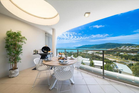 Pacific Blue - Premiere - Kawana Tourism 2