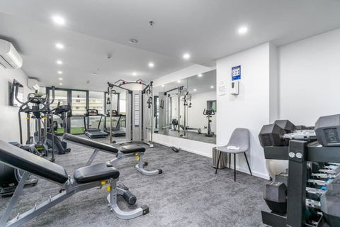 Park Avenue Apt In The Heart Of The City - Kawana Tourism 1