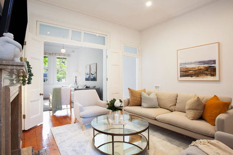 Paddington Bear - Kawana Tourism 0