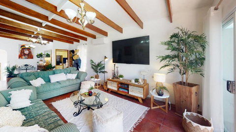 Palazzo On The Beach - Beachmere - Kawana Tourism 2