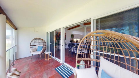 Palazzo On The Beach - Beachmere - Kawana Tourism 3