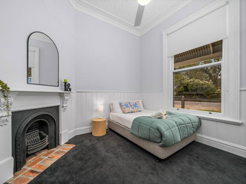 Palm Cottage - Kawana Tourism 3