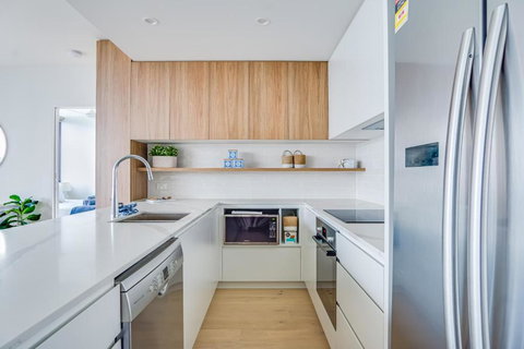 Palmy Ocean Oasis - Kawana Tourism 1