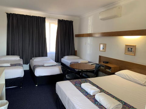 Panorama Motor Inn - Kawana Tourism 3