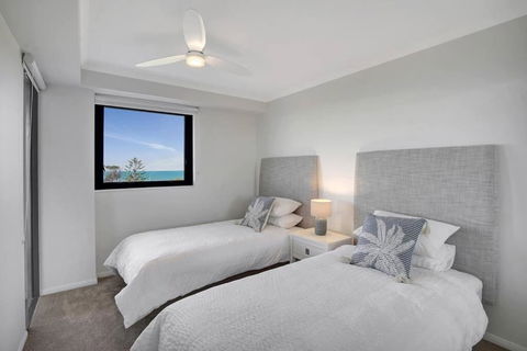 Panoramic Ocean View 2 Bed 2 Bath - Kawana Tourism 2