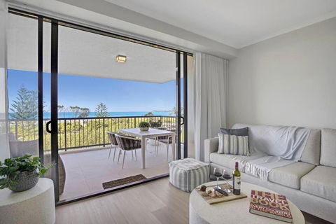 Panoramic Ocean View 2 Bed 2 Bath - Kawana Tourism 3