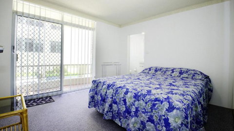 Paradise Court 1 - Kawana Tourism 3