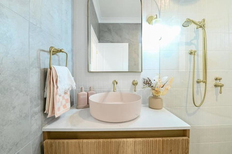 Paradise On Palmer - Whimsical Abode, Firepit - Kawana Tourism 2