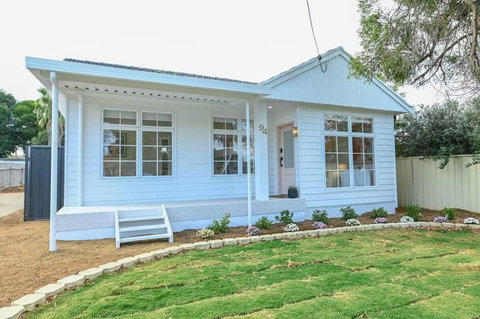 Paradise On Palmer - Whimsical Abode, Firepit - Kawana Tourism 3