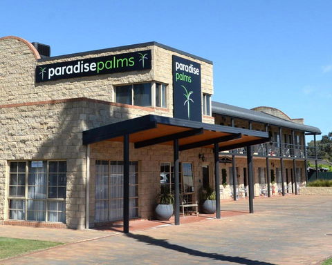Paradise Palms - Kawana Tourism 0