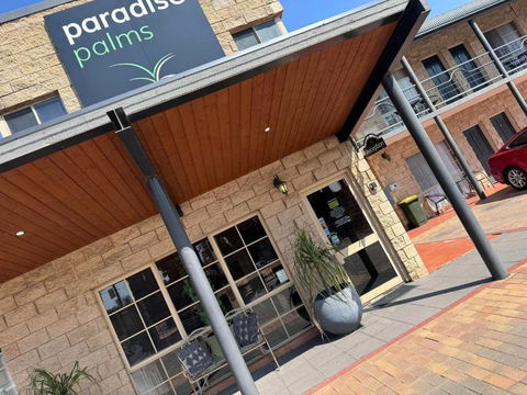 Paradise Palms - Kawana Tourism 3