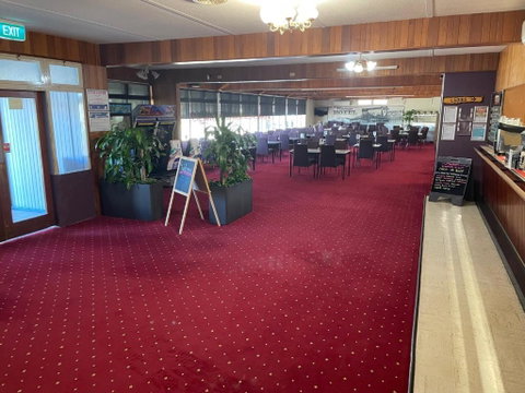 Paringa Hotel Motel - Kawana Tourism 3