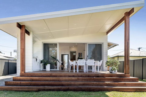 Park Lane - 4B Wattle Street - Kawana Tourism 0