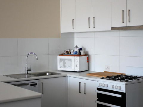 Parkview Motor Inn And Apartments - Kawana Tourism 1