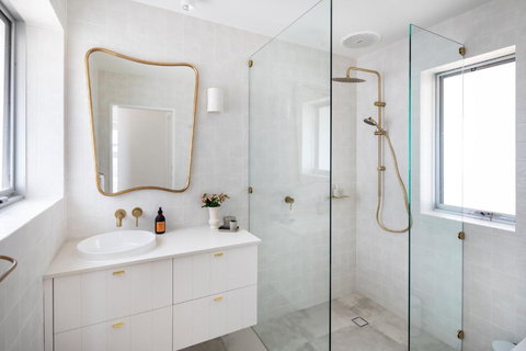 Pearl, Designer Beachfront Retreat, Semaphore Park - Kawana Tourism 2