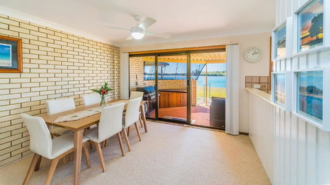 Peninsula Court Unit 10 - Kawana Tourism 2