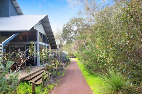 PEPPY TREE HOUSE - Kawana Tourism 1
