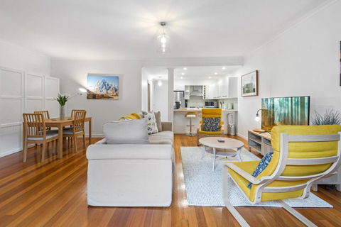 Perfect 2-Bed Inner-City Home With Pool & BBQ Area - Kawana Tourism 0