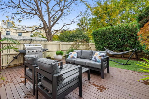 Perfect 2-Bed Inner-City Home With Pool & BBQ Area - Kawana Tourism 3