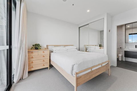 Perfect Location 1-Bed With Balcony, BBQ & Parking - Kawana Tourism 2