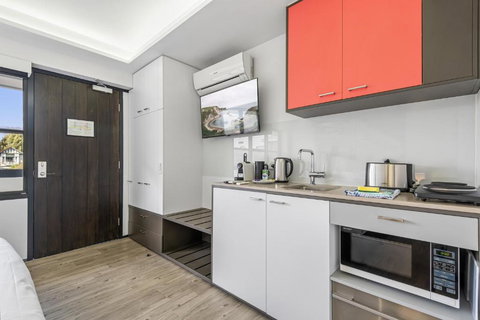 Perfectly-Located Studio 9-Min From Beach - Kawana Tourism 3