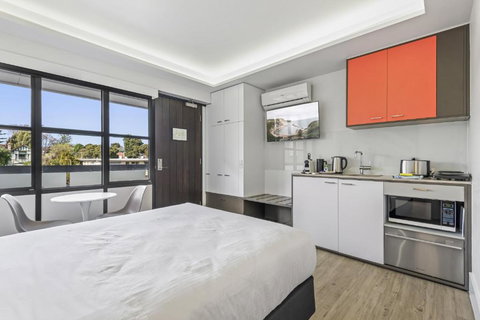 Perfectly-Located Studio 9-Min From Beach - Kawana Tourism 2