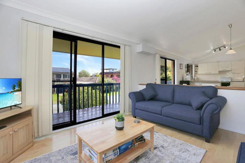 Pet Friendly On Pelican Close To Myall River - Kawana Tourism 3