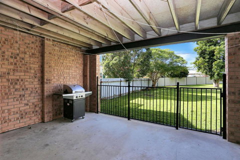 Pet Friendly On Pelican Close To Myall River - Kawana Tourism 1