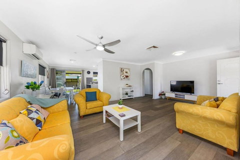 Pet Friendly Home In Maroochydore - Kawana Tourism 1