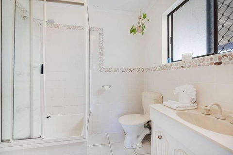 Pet Friendly Mooloolaba- Pool - Kawana Tourism 2