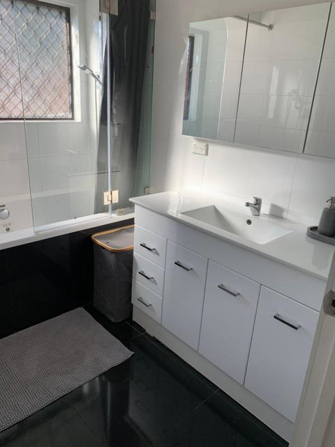 Pets Welcome Central And Convenient - Kawana Tourism 2