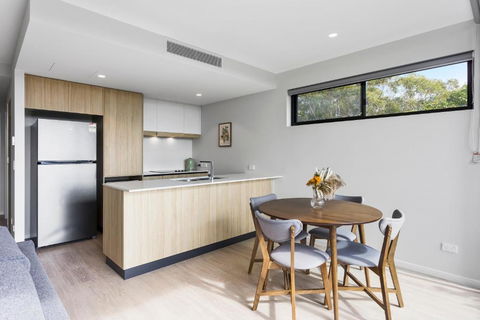 Pinnacle On The Park - Kawana Tourism 2