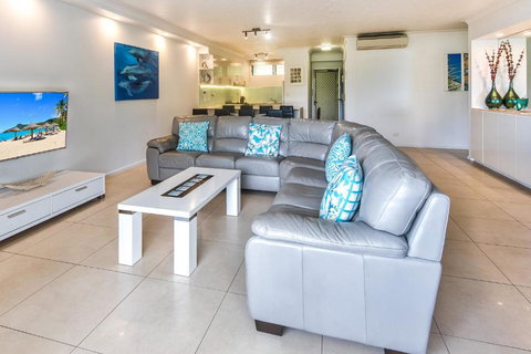 POINCIANA 101 HAMILTON ISLAND CENTRALLY LOCATED 3 BEDROOM, Plus BUGGY!! - Kawana Tourism 3