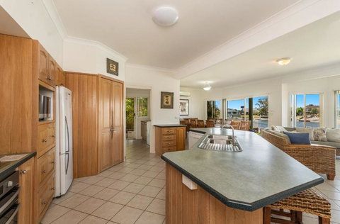 Ponderosa - Pet Friendly Waterfront - Kawana Tourism 3