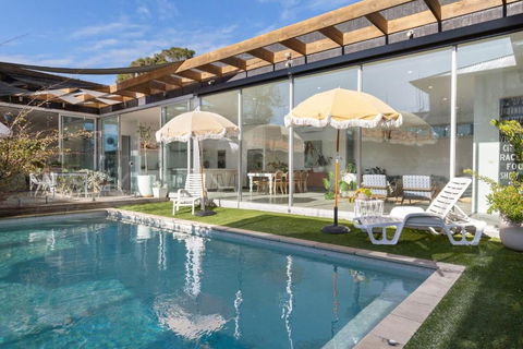 Poolside Paradise Mount Eliza - Kawana Tourism 0