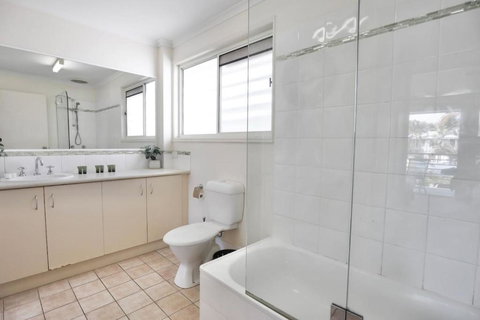 Poolside Paradise Noosa Escape - Kawana Tourism 1