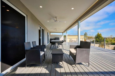 Perfect Family Stay Stunning Sea Views - Kawana Tourism 0