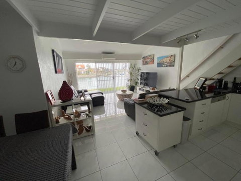 Port Lincoln Marina Waterfront Apartment - Kawana Tourism 3