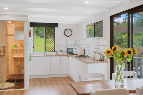 Pet Friendly Cozy Cabin - Kawana Tourism 3