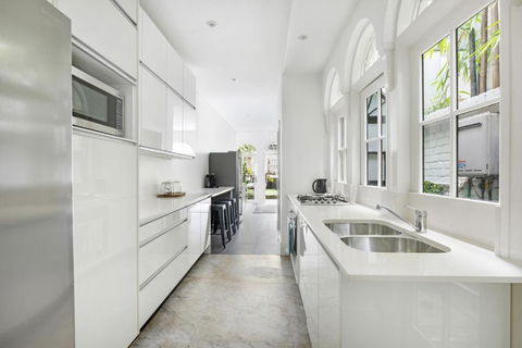 Pet Friendly Paddo Terrace - Kawana Tourism 2