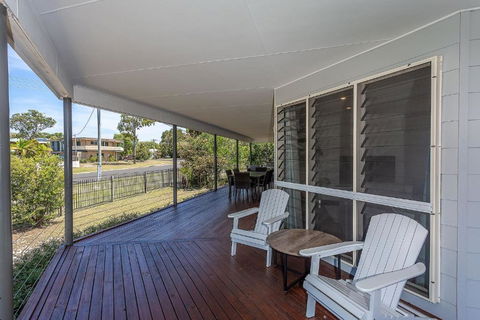 Rainbow Tides - Kawana Tourism 1