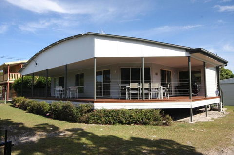 Rainbow Tides - Kawana Tourism 2