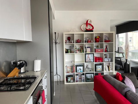 Radiance - Chic Fitzroy Street Apartment - Kawana Tourism 3