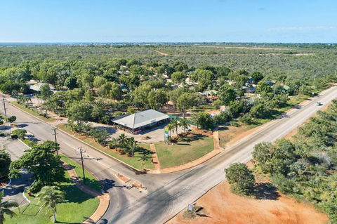 RAC Cable Beach Holiday Park - Kawana Tourism 3