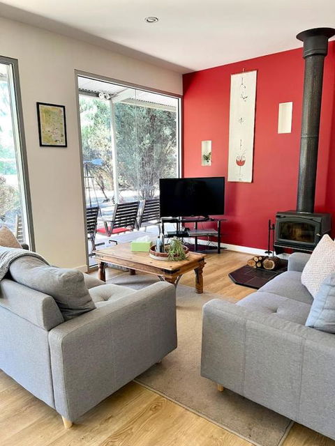 Powers Retreat Holiday House - Kawana Tourism 1