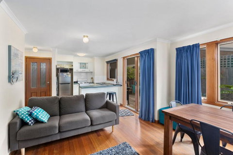 Price On The Beach 2c - Kawana Tourism 3