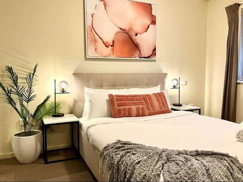 Prime Location 1 Bdr Apt In Perth - Kawana Tourism 1