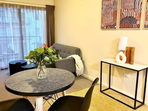 Prime Location 1 Bdr Apt In Perth - Kawana Tourism 2