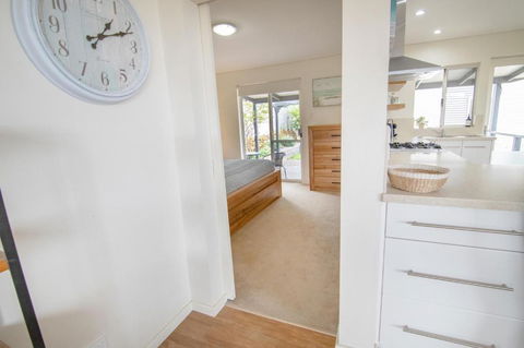 Princess Views In Historic Albany - Kawana Tourism 3